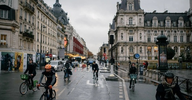 Khi Paris kẹt... xe đạp