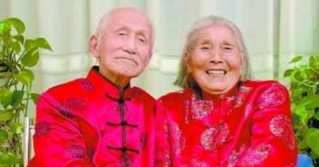 2 vợ chồng sống thọ trên 96 tuổi: Bí quyết không phải tập thể dục mà ở 1 “loại nước”