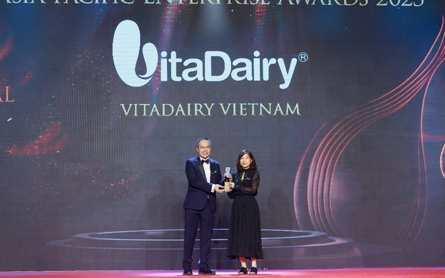VitaDairy Việt Nam nhận cú đúp giải thưởng tại APEA 2023