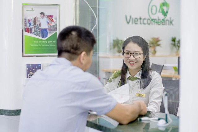 Lãi suất huy động đã thấp kỷ lục, Vietcombank còn giảm tiếp từ ngày 20/10