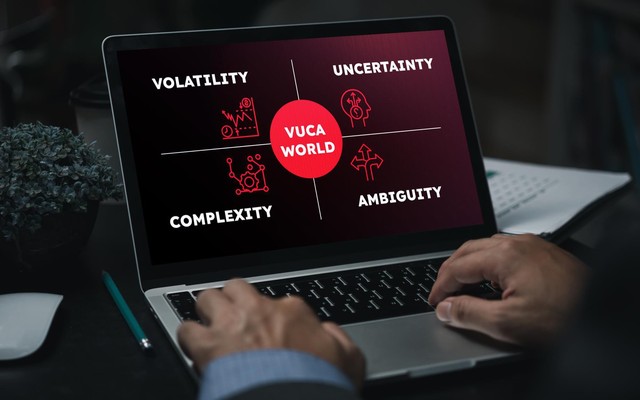 Duy trì và tăng hiệu quả xây dựng đội ngũ IT trong thế giới VUCA