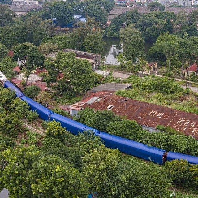 Cận cảnh đoàn tàu hạng sang của Tập đoàn Trung Quốc trị giá hàng trăm tỷ đồng đang 'đắp chiếu' ở Hà Nội