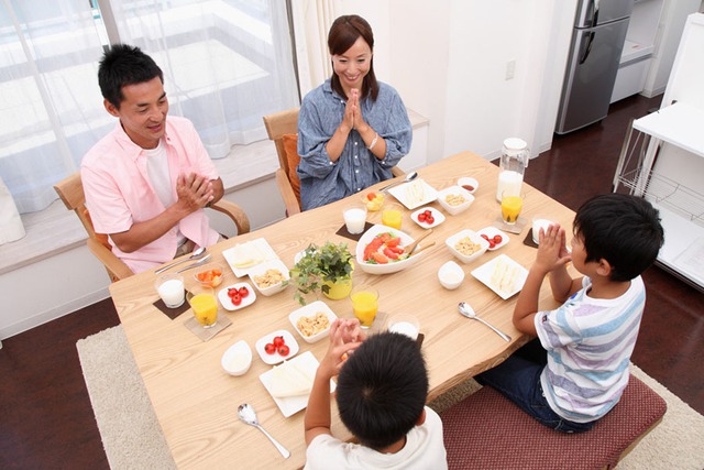 Ăn cơm mỗi bữa, người Nhật vẫn có cách kiểm soát đường huyết cực hiệu quả: Một thói quen hoàn toàn trái ngược với người Việt nhưng lại có lợi - Ảnh 1.