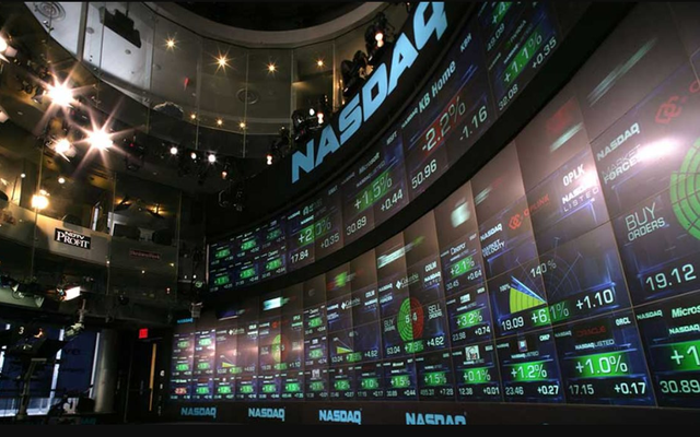 Nasdaq 100 chạm đỉnh gần 2 năm nhờ hai yếu tố đầy lạc quan