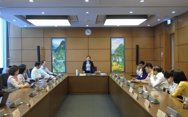 Bí thư Tỉnh ủy, Trưởng đoàn đại biểu Quốc hội tỉnh Thái Nguyên Nguyễn Thanh Hải điều hành phiên thảo luận tổ tại kỳ họp thứ sáu.