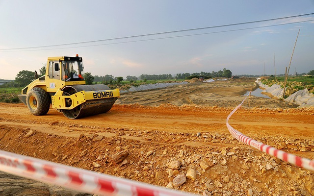 Đại biểu Quốc hội: Nhiều doanh nghiệp phải "đi đêm" trong thỏa thuận chuyển nhượng quyền sử dụng đất để làm dự án