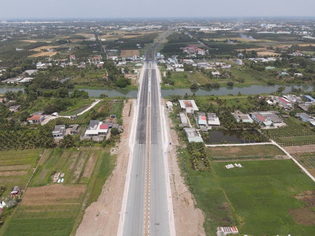 Loạt đường cao tốc, cầu và sân bay quy mô 17.000 tỷ đồng sắp đi vào hoạt động, đáng chú ý có 1 cây cầu tại TP Thủ Đức rút ngắn 10km xuống còn 500m - Ảnh 3.