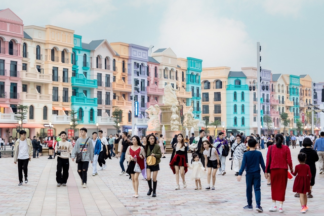 ‏Show diễn kết hợp 3D trên sân khấu thuyền lớn nhất châu Á: Tổ chức MIỄN PHÍ ngay tại Hà Nội, hút hàng triệu lượt khách‏ - Ảnh 6.