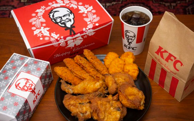 Vì sao gà rán KFC trở thành món truyền thống Giáng sinh ở Nhật?