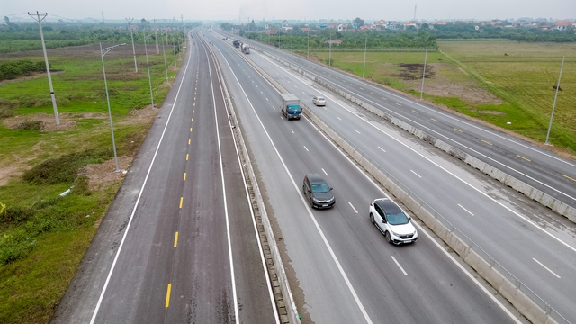 Toàn cảnh tuyến đường nối 2 cao tốc tổng trị giá 2,5 tỷ USD vừa thông xe - Ảnh 10.