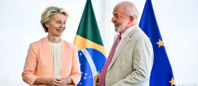 Chủ tịch Ủy ban châu Âu Ursula von der Leyen (trái) và Tổng thống Brazil Lula. Ảnh: DW