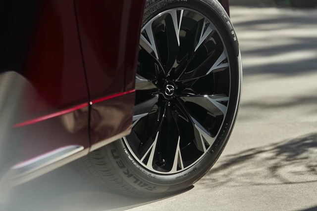 Mazda chính thức vén màn SUV CX-90 với động cơ mạnh nhất từ trước đến nay, cạnh tranh xe sang - Ảnh 4.