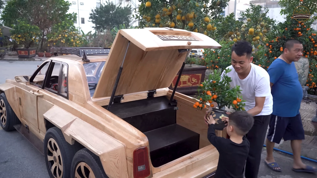 9X Bac Ninh homemade 6-wheel Rolls-Royce: As big as a real car, costing about 350 million VND - Photo 4.