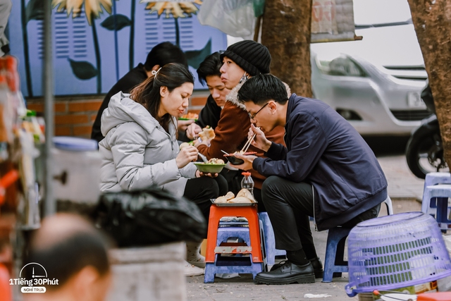 Dân văn phòng khu Trần Đại Nghĩa đi làm nhưng ăn uống như sinh viên, mỗi bữa trưa giá rẻ bất ngờ nhờ một đặc quyền - Ảnh 14.