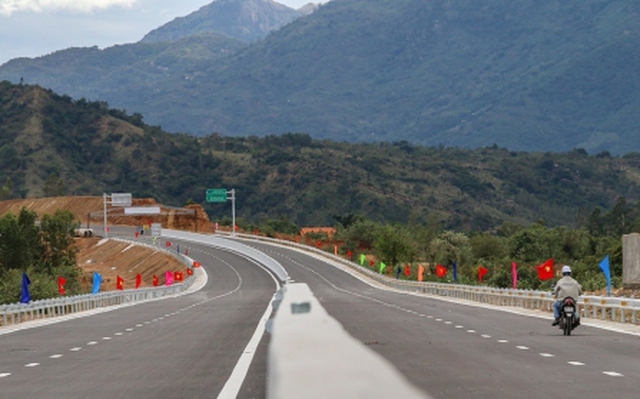 Dự án cao tốc thành phần Nha Trang - Cam Lâm do Công ty TNHH Đầu tư đường cao tốc Nha Trang - Cam Lâm (Tập đoàn Sơn Hải) làm chủ đầu tư. Ảnh: Zing