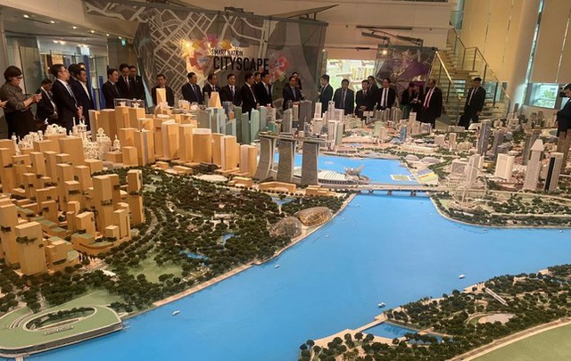 Thủ tướng tìm hiểu về triết lý quy hoạch và bí quyết xây dựng thành phố thông minh của Singapore - Ảnh 3.