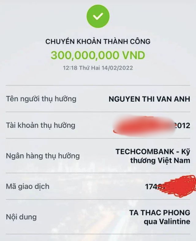 Những món quà Valentine của chồng nhà người ta: Có anh tặng xe sang hơn 3 tỷ, có anh chuyển khoản 300 triệu liền tay - Ảnh 4.