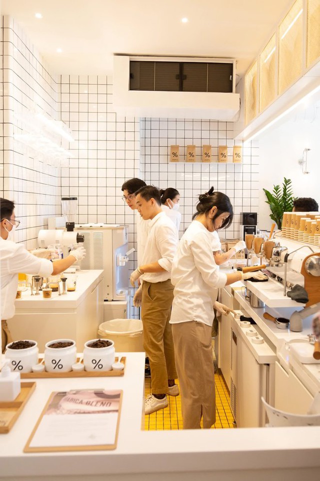 Cận cảnh cửa hàng đầu tiên của thương hiệu cà phê nổi tiếng Nhật Bản tại Việt Nam: Diện mạo kém xa các chi nhánh nước ngoài?  - Ảnh 5.
