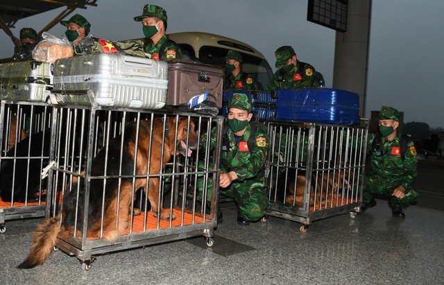 Cận cảnh máy bay cất cánh đưa đoàn Quân đội Việt Nam lên đường tới Thổ Nhĩ Kỳ cứu hộ - Ảnh 11.