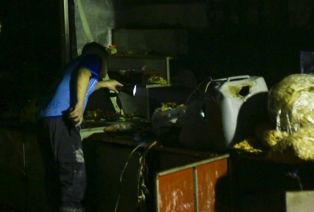  Ảnh: Xuyên đêm bảo vệ hiện trường, chống “lửa tái phát” tại chợ Tam Bạc lớn nhất Hải Phòng - Ảnh 13.