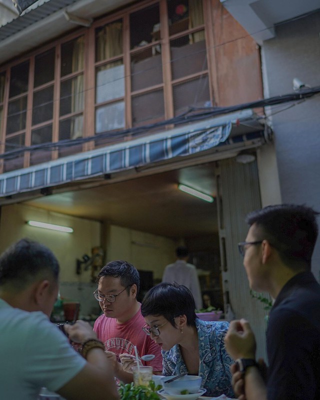 Delicious restaurants, even though Ho Chi Minh City are hidden in a deep alley, are still found by foodies - Photo 17.