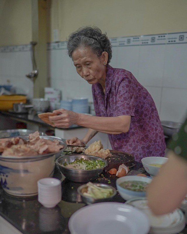 Delicious restaurants, even though Ho Chi Minh City are hidden in a deep alley, are still found by foodies - Photo 16.