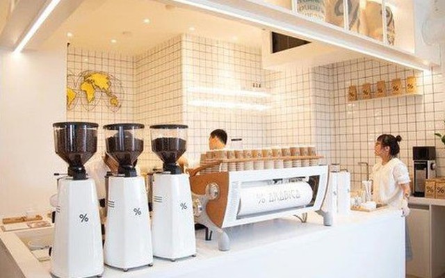 Xuất hiện thương hiệu cà phê tại Việt Nam đắt hơn cả Starbucks: Nước lọc 70.000 đồng, món cao nhất có giá... 145.000 đồng