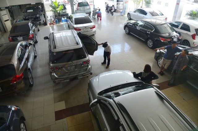 Thị trường ô tô Việt ‘chạy đà’ thảm họa: Doanh số giảm 50% tháng đầu tiên, 2 ông lớn sụt tổng cộng 12.000 xe - Ảnh 3.