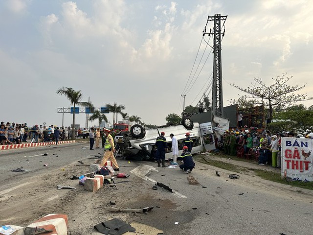 Hiện trường vụ tai nạn kinh hoàng khiến 8 người tử vong ở Quảng Nam - Ảnh 2.