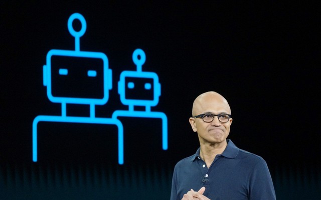 CEO Microsoft hứa sẽ không để AI tạo phản, khẳng định người dùng phải tương tác thì AI mới tốt lên được