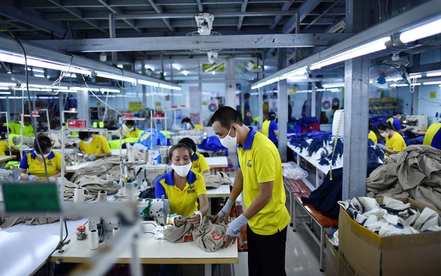 Các doanh nghiệp tại TP Hồ Chí Minh đang mong tiếp cận nguồn vốn ưu đãi để khôi phục sản xuất. Ảnh: Hoàng Tuyết/Báo Tin tức