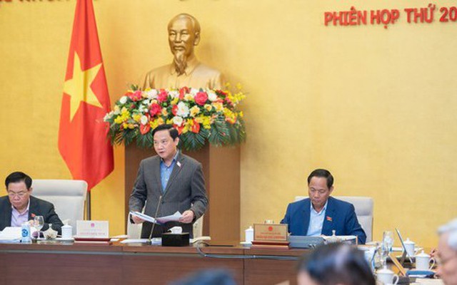 Phó Chủ tịch Quốc hội Nguyễn Khắc Định phát biểu tại phiên họp