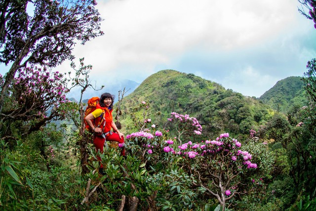New trend of "adventure collection" of sisters to conquer thousands of meters high mountains in Vietnam - Photo 12.
