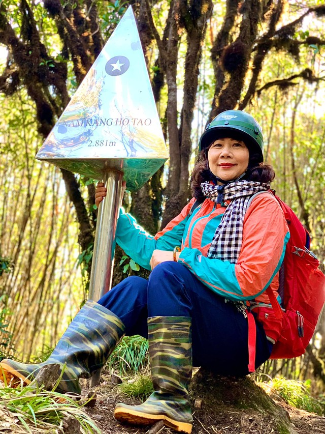 The new trend of "adventure collection" of sisters to conquer thousands of meters high mountains in Vietnam - Photo 11.