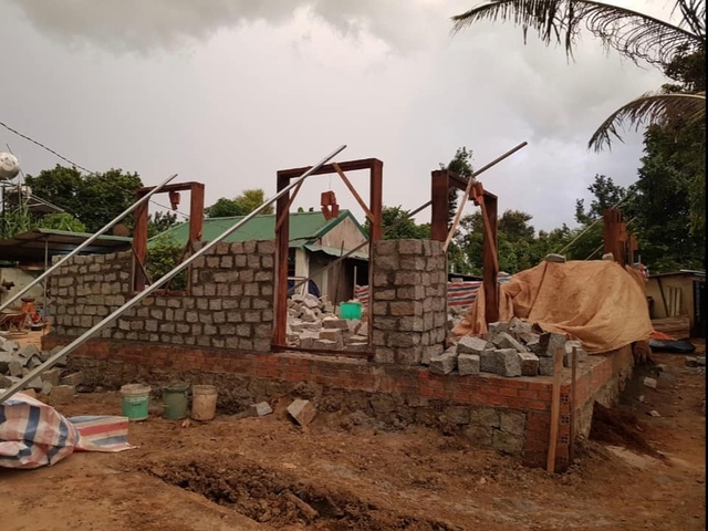 Dak Lak boy built a house from 100 tons of stone, 30 tons of cement: cool summer, warm winter, the most unique in the village - Photo 4.