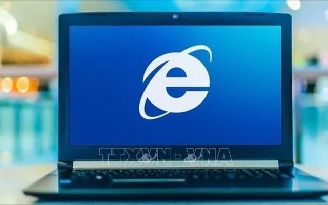 Logo trình duyệt truy cập Internet Explorer trên màn hình máy tính ở Los Angeles, Mỹ ngày 4/6/2012. Ảnh: AP/TTXVN