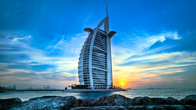 Lễ tân tại khách sạn 7 sao, giá nghỉ hơn nửa tỷ đồng/đêm tại Dubai kể góc khuất của nghề”: Thu nhập tới hơn 80 triệu đồng/tháng, nhất định phải nắm quy tắc này - Ảnh 1.