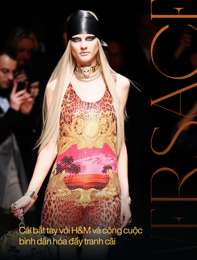 Versace: Nốt son chói lọi trong bản giao hưởng thời trang, từ thương hiệu xa xỉ bậc nhất đến cuộc thử nghiệm bình dân hóa đầy tranh cãi - Ảnh 3.