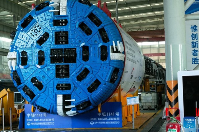 Sức mạnh của Trung Quốc: Nhập máy đào hầm hơn 100 triệu USD quá đắt, tự sản xuất mẫu copy giá rẻ hơn 12 lần, dần thay thế Đức trong ngành thiết bị công nghiệp - Ảnh 2.