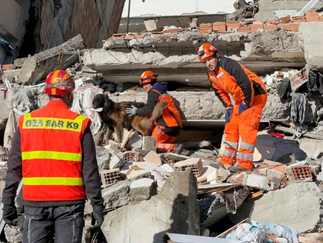 Hình ảnh nhân viên cứu hộ đặc biệt xử lý hậu quả động đất ở Thổ Nhĩ Kỳ và Syria - Ảnh 8.