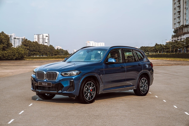 BMW tiếp tục giảm giá tại Việt Nam: 7-Series giảm gần nửa tỷ, X3 rẻ hơn GLC 200 triệu, quyết đua doanh số với Mercedes - Ảnh 2.