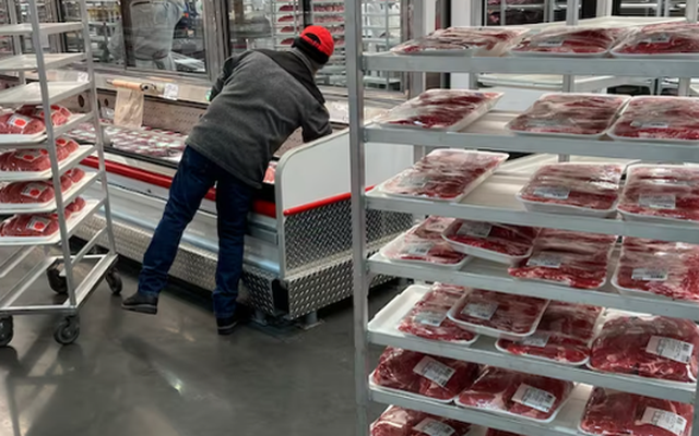 Công ty Mỹ bị phạt 1,5 triệu USD vì thuê trẻ em dọn dẹp nhà máy đóng gói thịt