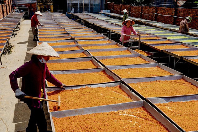 The profession of making Tay Ninh specialties has just become a national intangible cultural heritage: It turns out to be a favorite dish of young people - Photo 3.