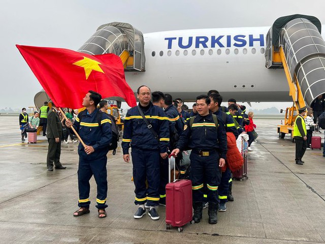 Đoàn 24 cảnh sát Việt Nam hoàn thành sứ mệnh ở Thổ Nhĩ Kỳ đã về đến Hà Nội