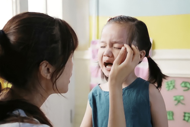 3 điều cha mẹ cần tránh trong quá trình nuôi dạy con: Điều thứ 1 nhiều người mắc phải, vô tình làm tổn thương con mà không biết - Ảnh 1. 3 điều cha mẹ cần tránh trong quá trình nuôi dạy con: Điều thứ 1 nhiều người mắc phải, vô tình làm tổn thương con mà không biết - Ảnh 1.