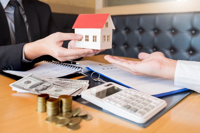 5 sai lầm khi mua nhà khiến nhiều người tốn hàng tấn tiền:  Lãi chưa kịp tới đã phải gánh cả đống nợ - Ảnh 1.