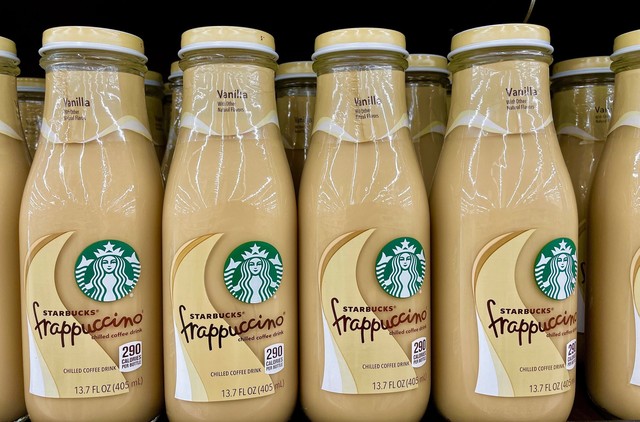 300.000 chai cà phê Starbucks bị thu hồi vì chứa thủy tinh - Ảnh 1.