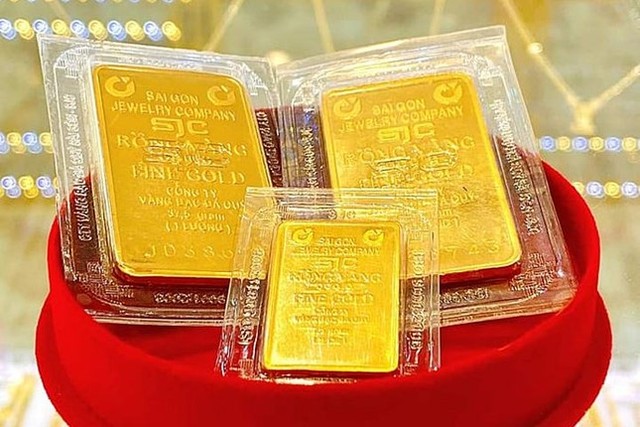 Tỷ giá USD tăng khiến giá vàng trong nước đứng im - Ảnh 1.