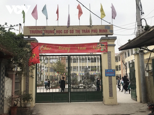 Hà Nội: Hiệu phó trường THCS ở Phú Xuyên bị tố ngoại tình - Ảnh 1.