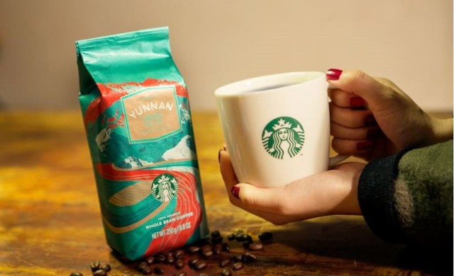 Quốc gia Starbucks phải tự trồng cà phê để bán, hy sinh cả tiền bạc để lấy lòng hàng tỷ khách hàng vốn chỉ mê mệt trà xanh - Ảnh 1.